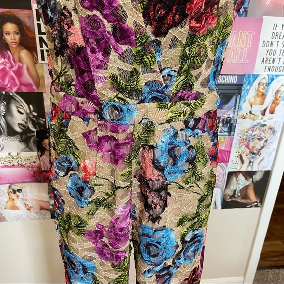 Sleeveless Floral Sheer Mesh Jumpsuit Size Medium - Picture 10 of 11